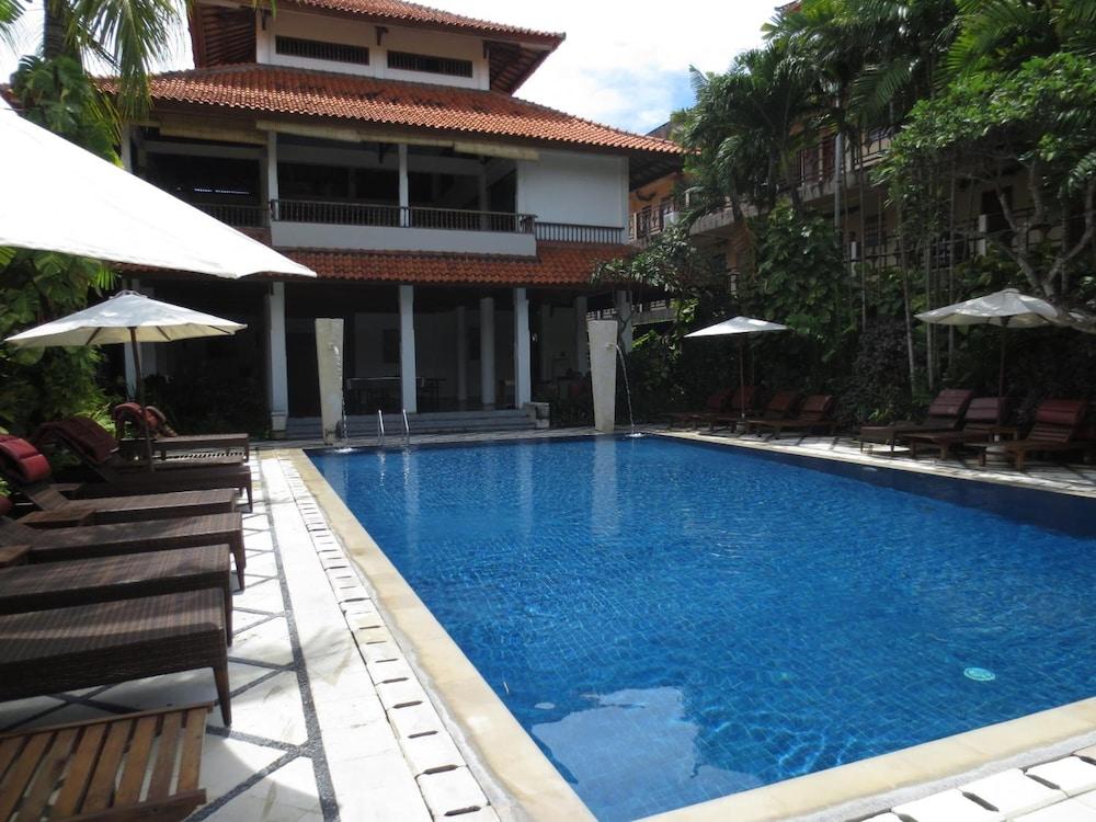 Puri Raja Hotel Legian  Exterior photo