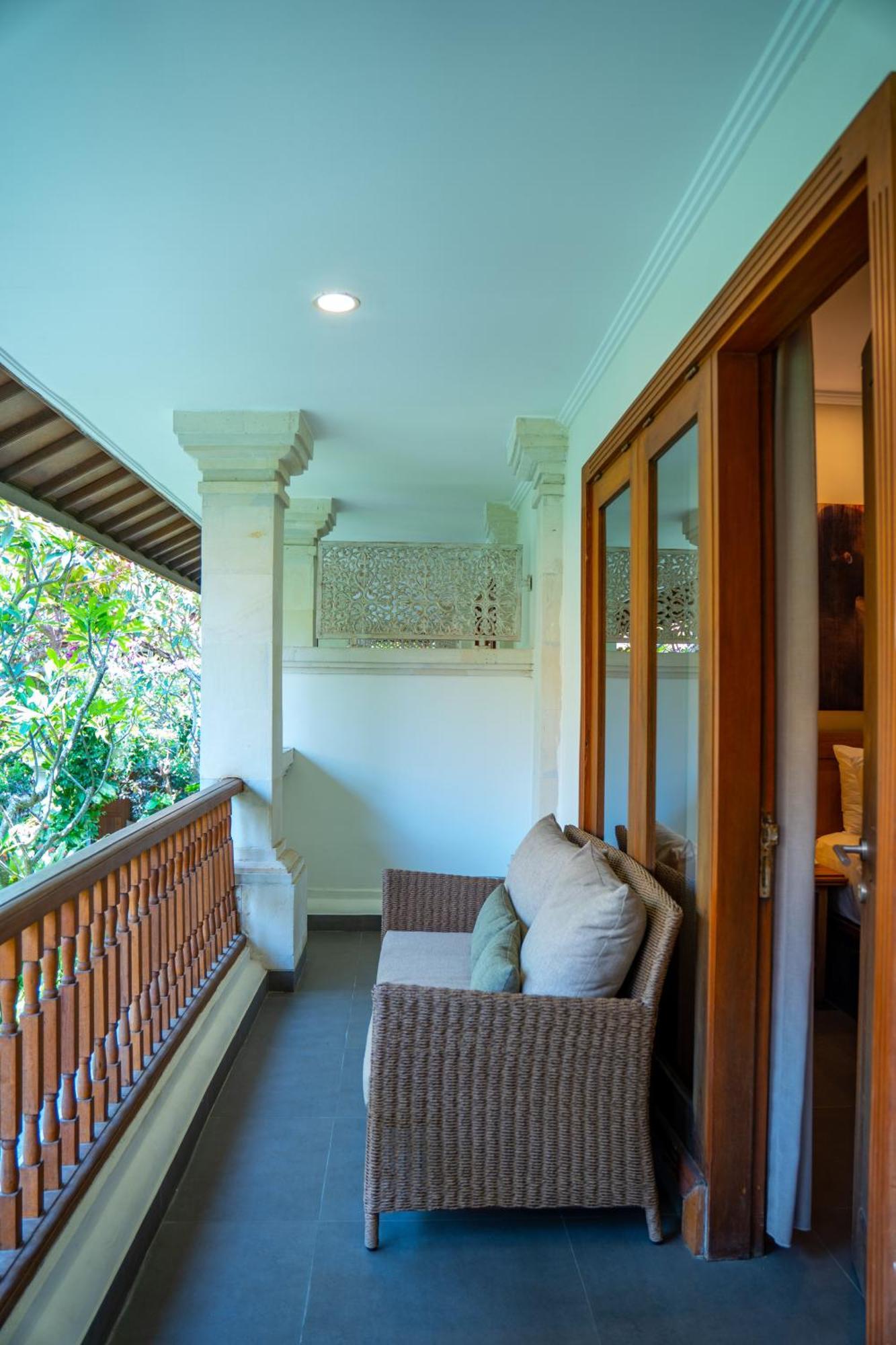 Puri Raja Hotel Legian  Exterior photo