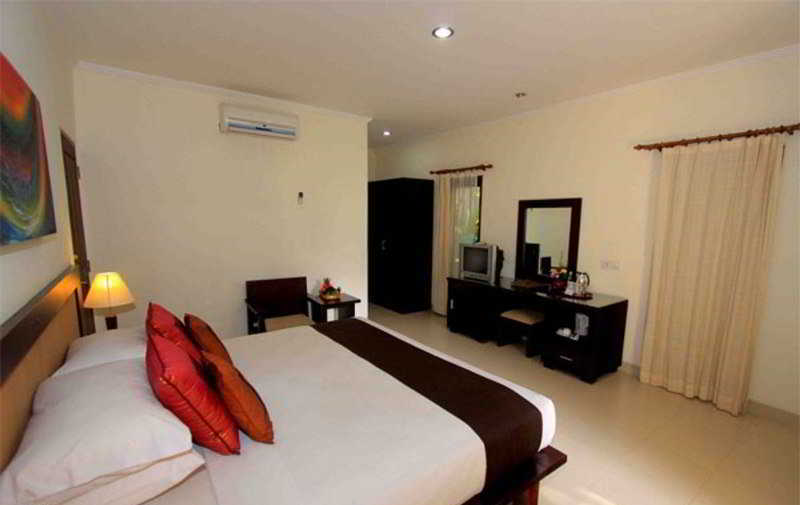 Puri Raja Hotel Legian  Exterior photo