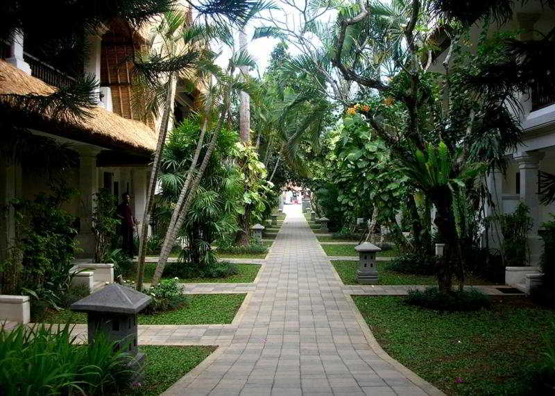 Puri Raja Hotel Legian  Exterior photo