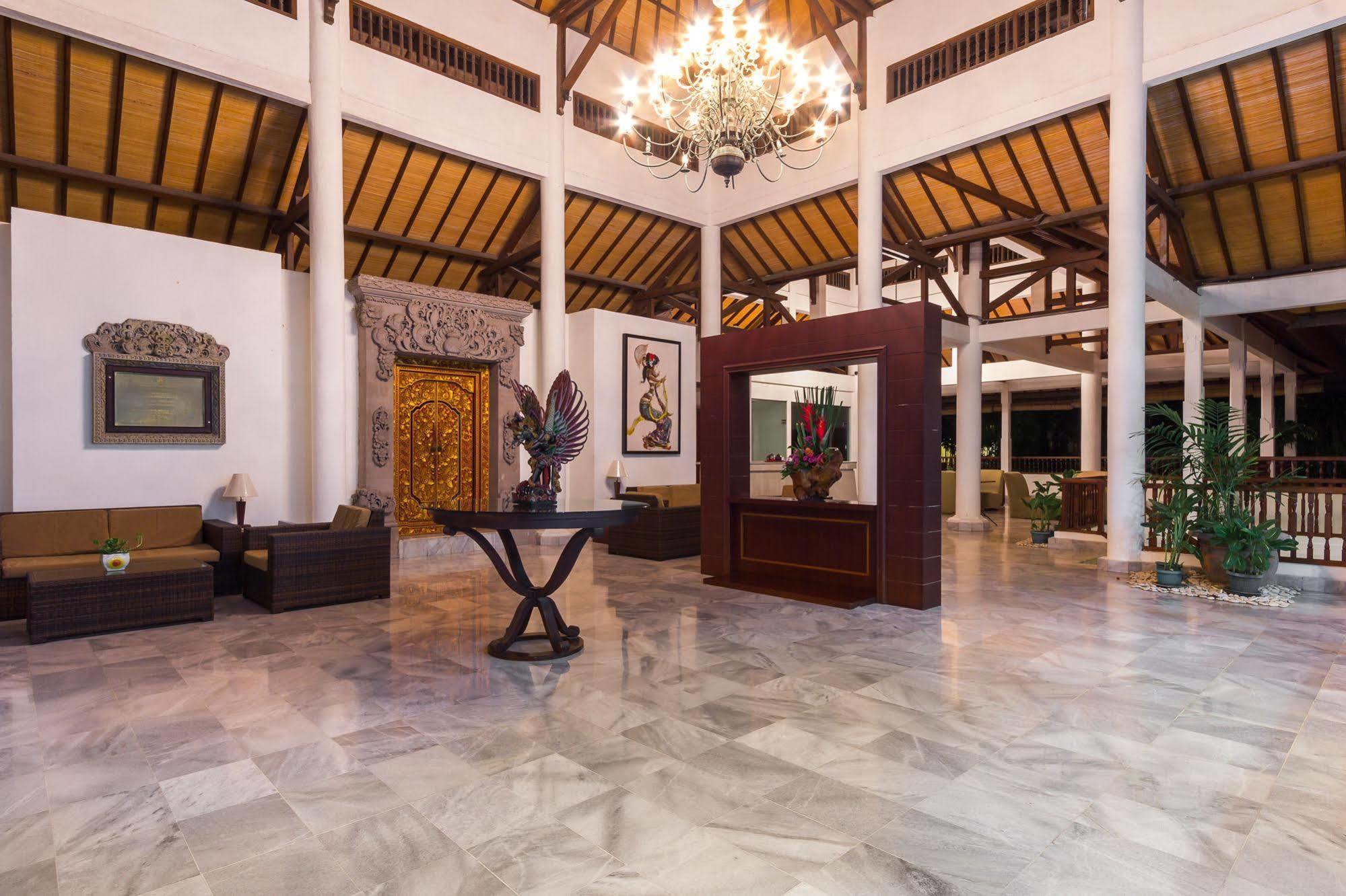 Puri Raja Hotel Legian  Exterior photo